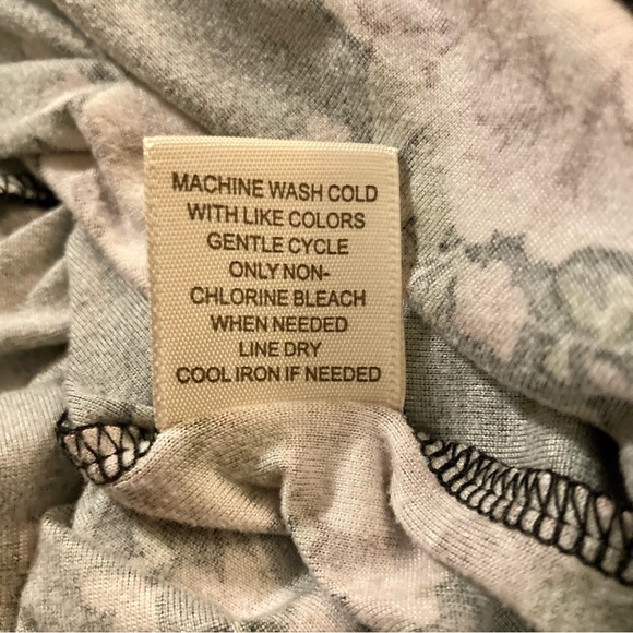 Dusty rose floral/black body con dress - Picture 2 of 4